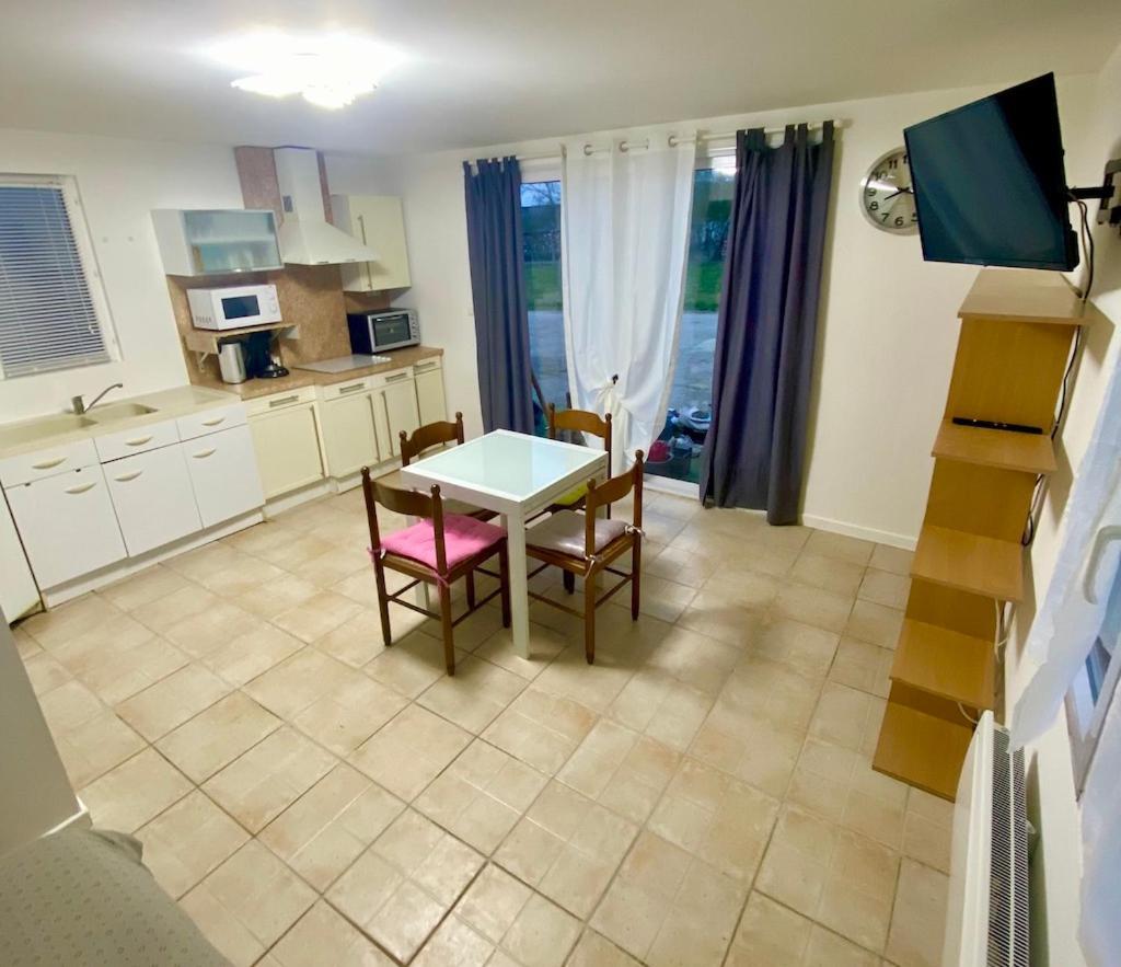 Vila Chevrerie Des Oliviers Saint-Georges-sur-Allier Exteriér fotografie